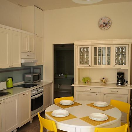 Sunflower 2Bdr Flat By Ruterra Prag Eksteriør billede